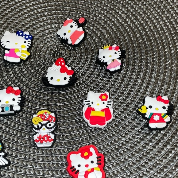 11pcs Hello Kitty Sanrio Croc Charms - Picture 3 of 4